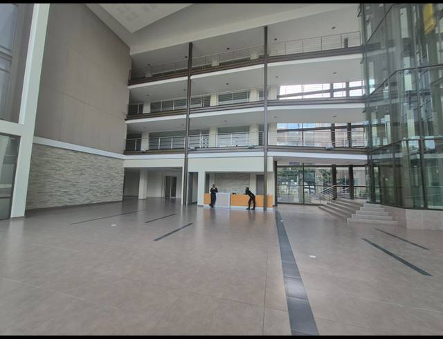 10,807M² OFFICE TO LET IN PARKTOWN